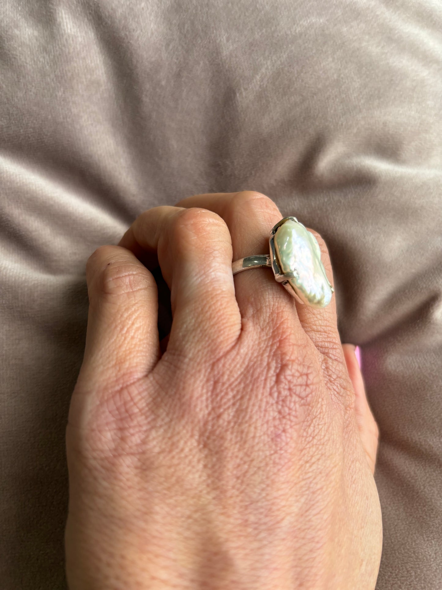 Baroque pearl ring