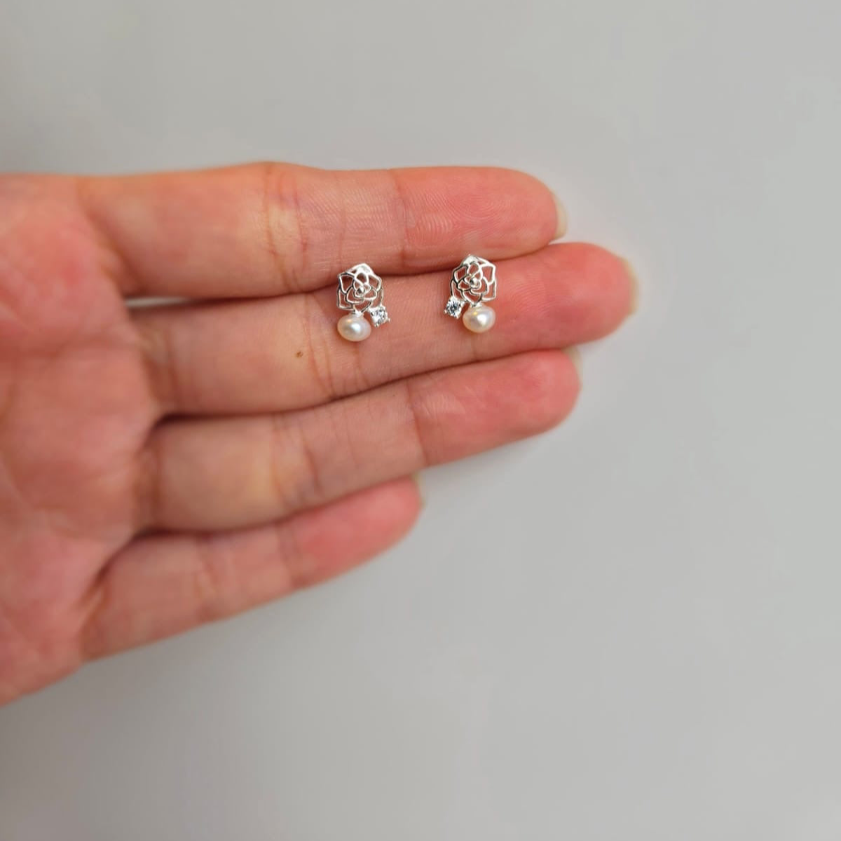 Rose and pearl stud earrings