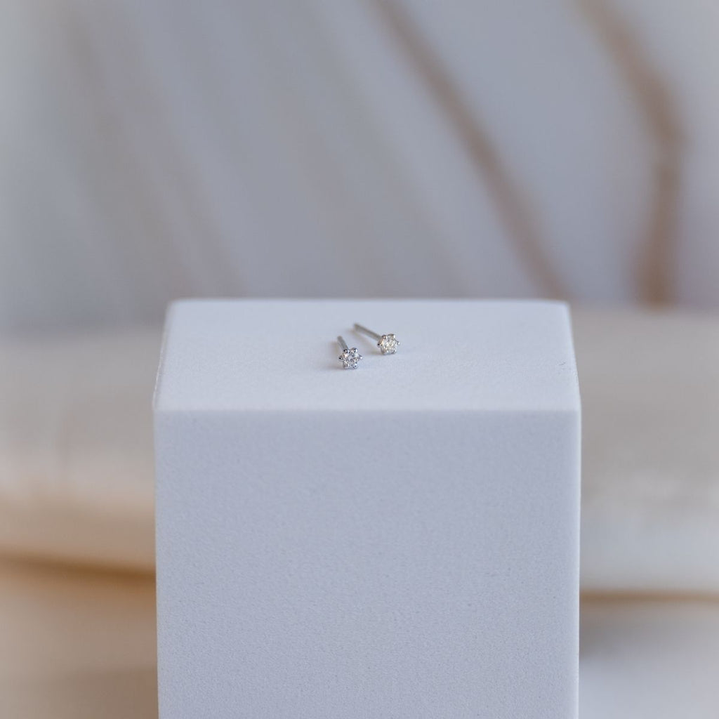 2mm Moissanite stud earrings (with GRA Certificate)