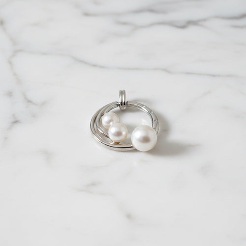 Circle pendant with three beautiful pearls - Terciany 