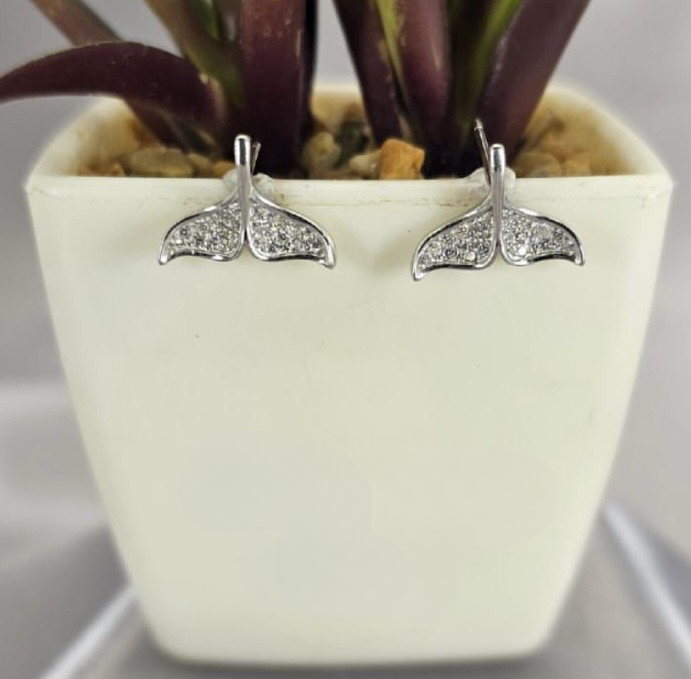 Pavé Whale tail