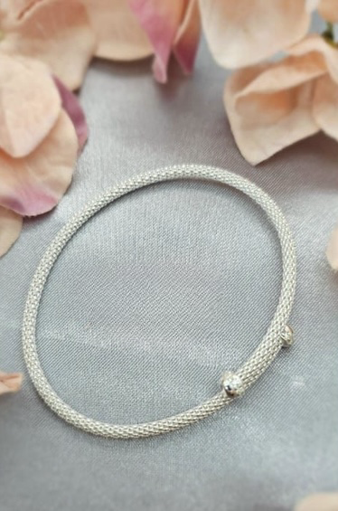 Cross over mesh bangle