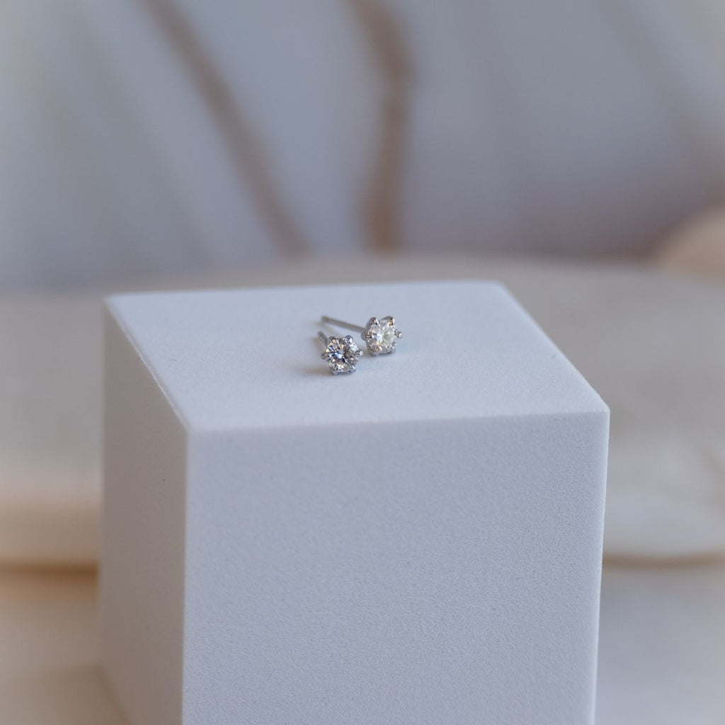 4mm Moissanite Stud earrings (with GRA Certificate) - Terciany 