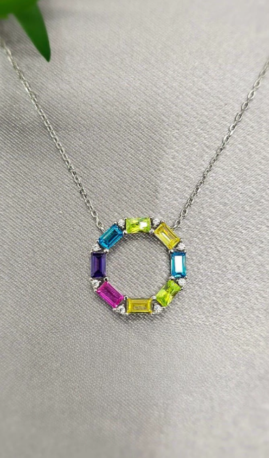 Stunning coloured circle necklace