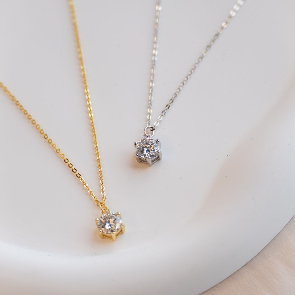 1 ct Moissanite Necklace (with GRA certificate)