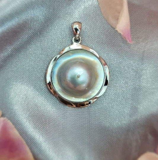 25mm Blue/Grey Blister Mabe Pearl pendant
