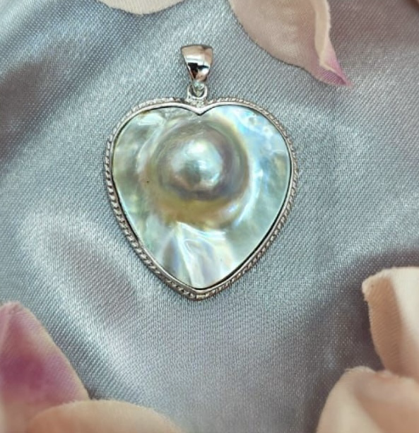 Blister Mabe Pearl Pendant