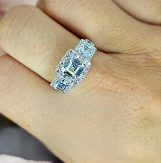 Squared cubic zirconia detailed ring