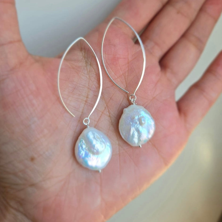 16Mm Hanging Coin Freshwater Pearl On Hoop - Terciany 