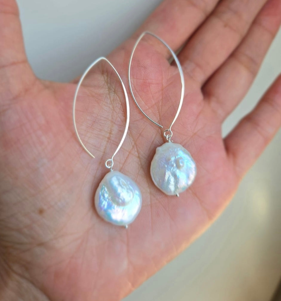 16Mm Hanging Coin Freshwater Pearl On Hoop