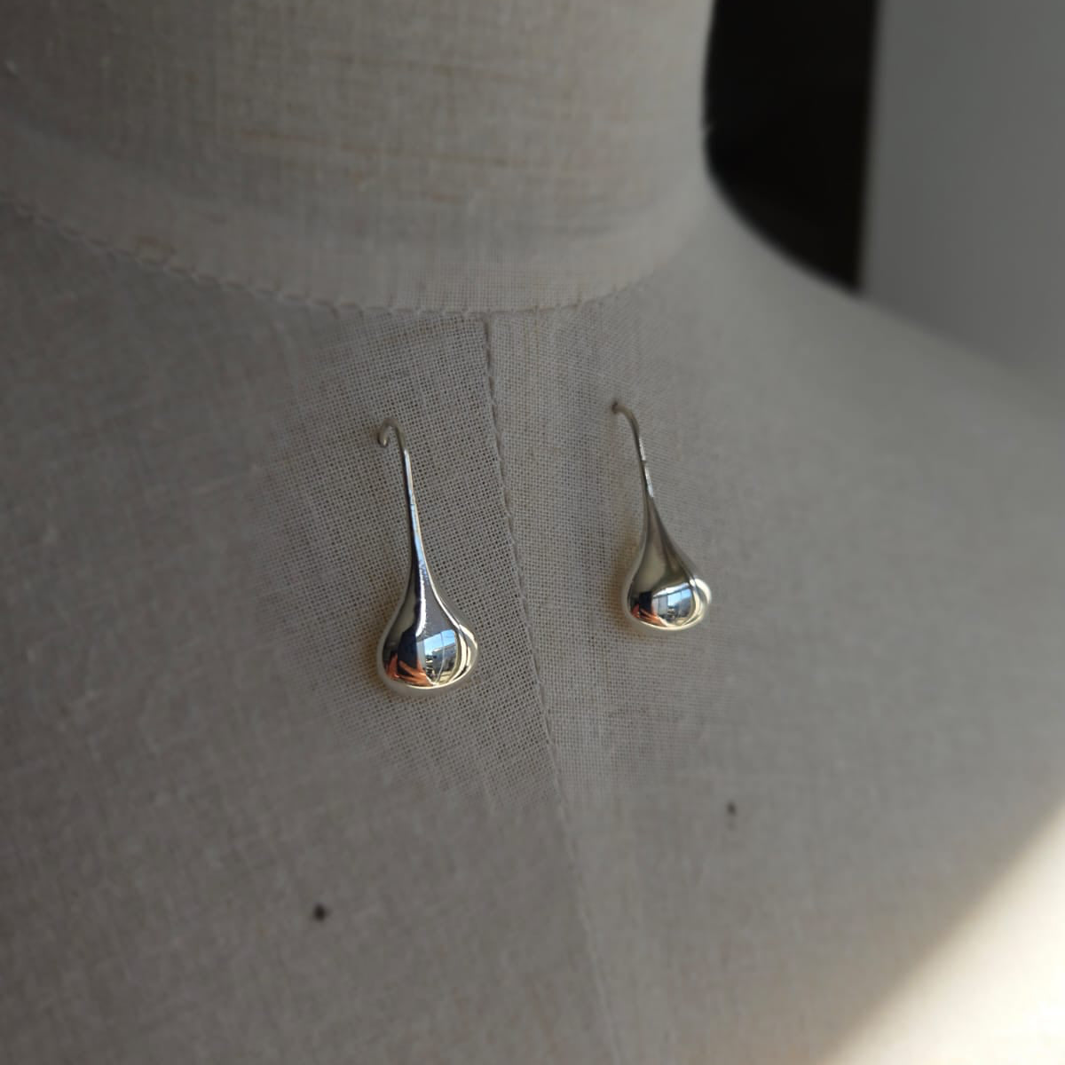 Teardrop Solid Drops
