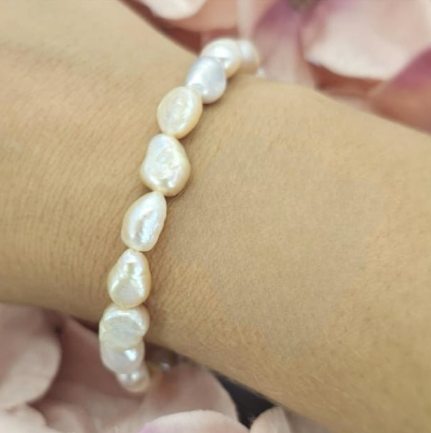 7 mm uneven cream freshwater pearls bracelet