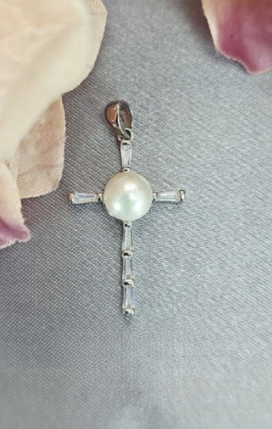 Sterling silver cross with cubic zirconia detail and freshwater pearl