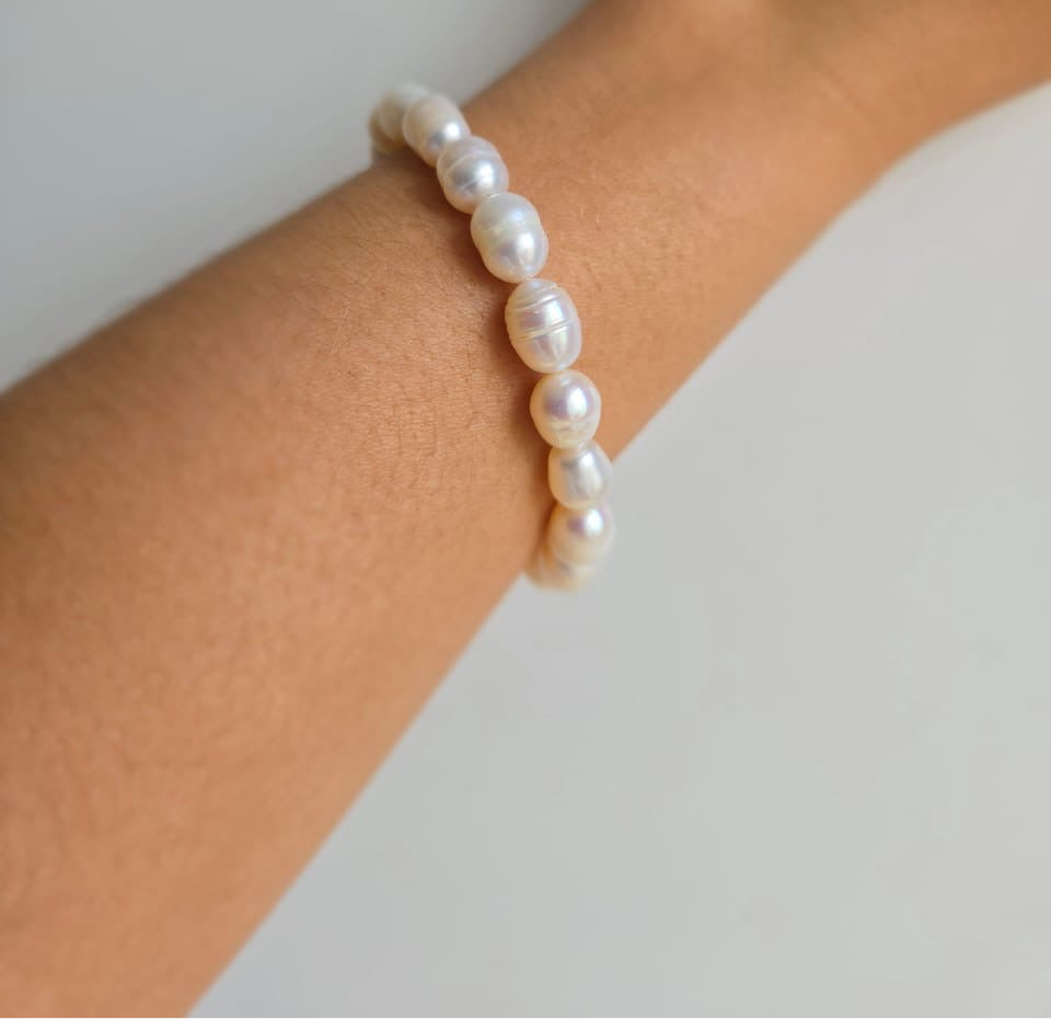 7-8mm Freshwater pearl bracelet on elastic band