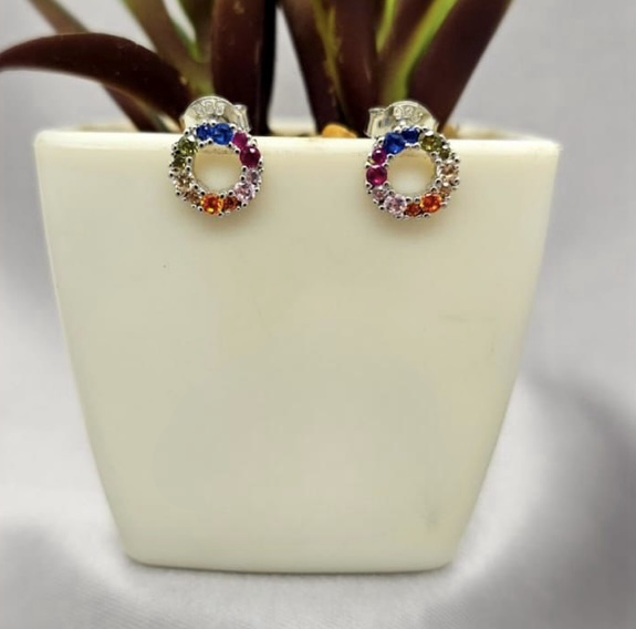 Colourful circle stud