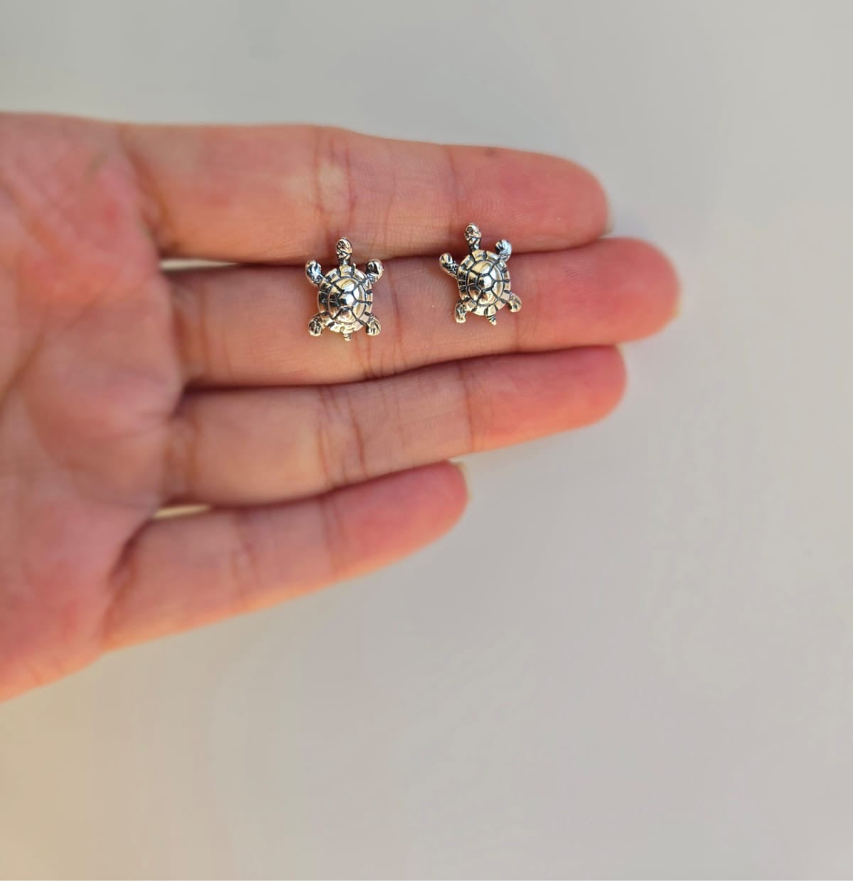 Turtle stud earrings