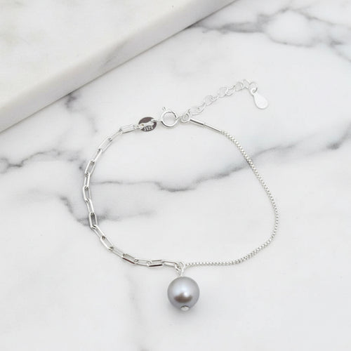Light grey pearl on bracelet - Terciany 