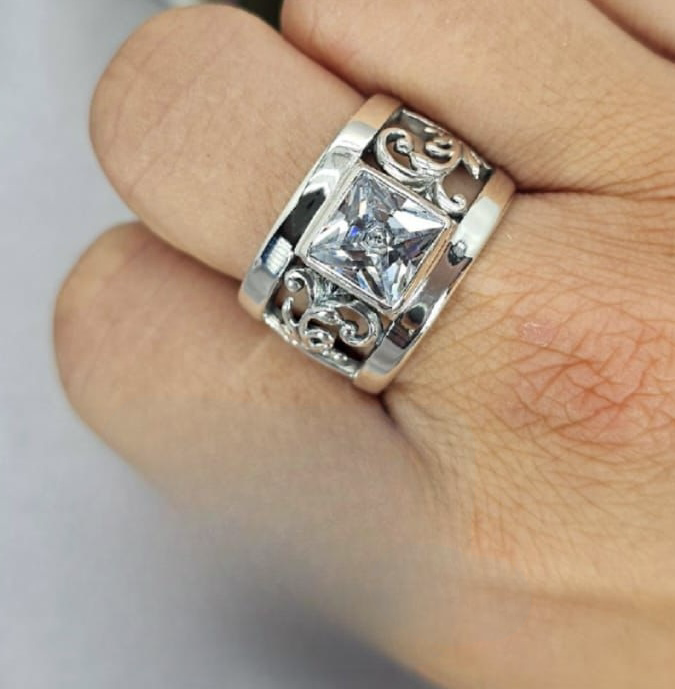 Show Stopper Filigree And Square Cubic Zirconia Ring