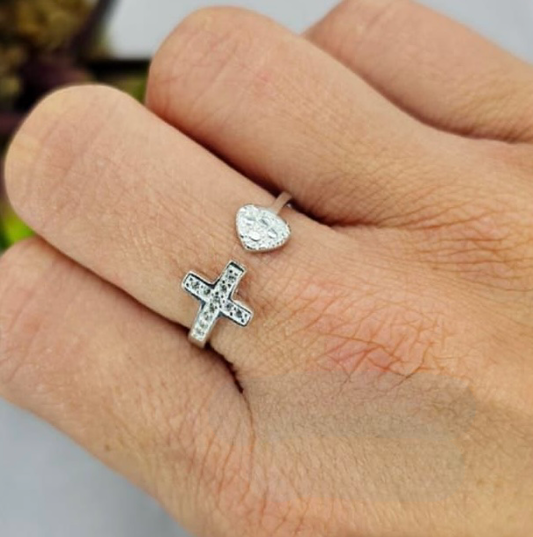 Open size cross and heart ring