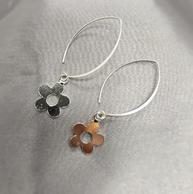 12Mm Daisy On Hook Earrings