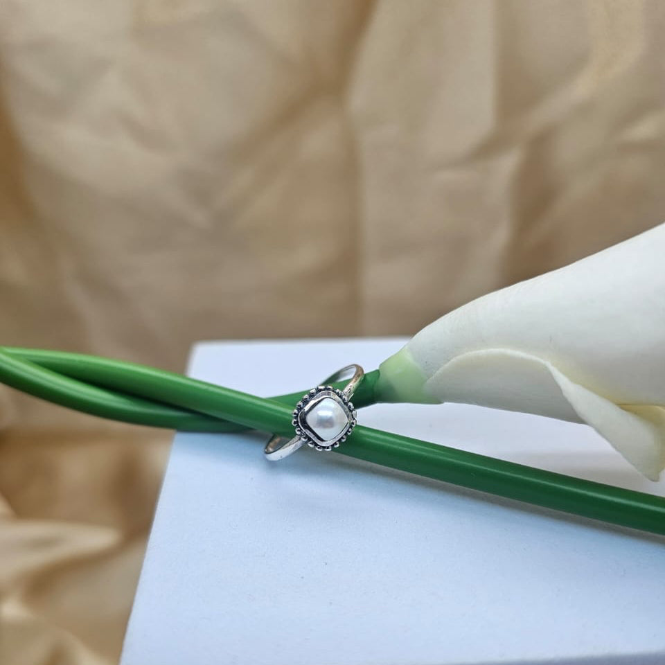 Square pearl ring