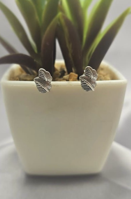 10x7 mm Double leaves stud earring