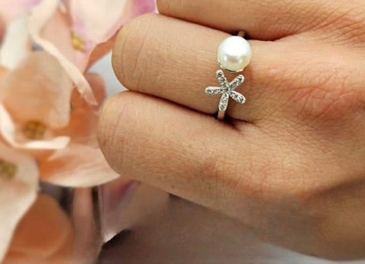 Freshwater pearl and flower combination ring