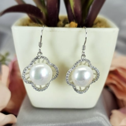 Bling flower drop earring with beautiful pearl