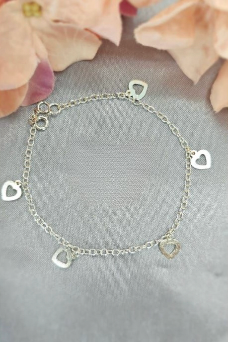 Heart charm bracelet