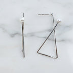 Modern Looking Sterling Silver Earring With Freshwater Pearl On End - Terciany 