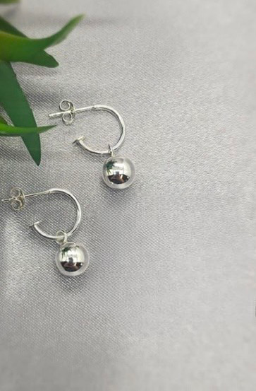 8 mm Ball Pretty Woman Earrings