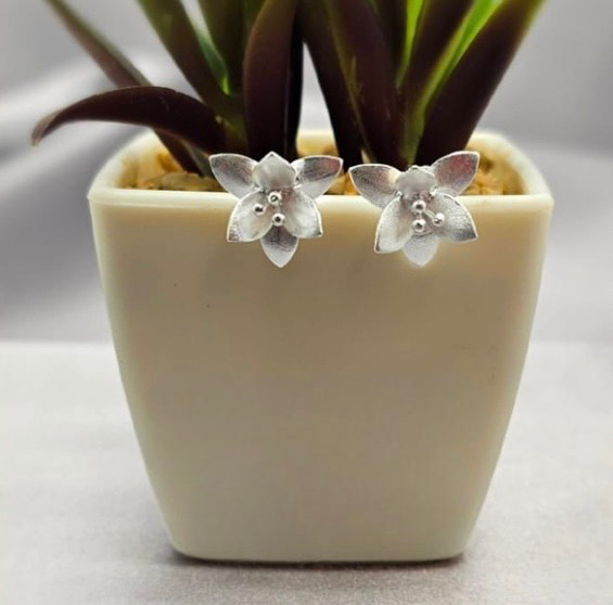12mm Flower stud