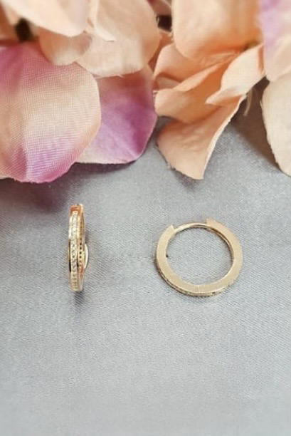 Rose gold huggys with cubic Zirconia pavé
