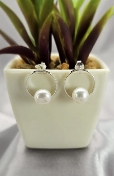 Modern Pearl Stud Earrings