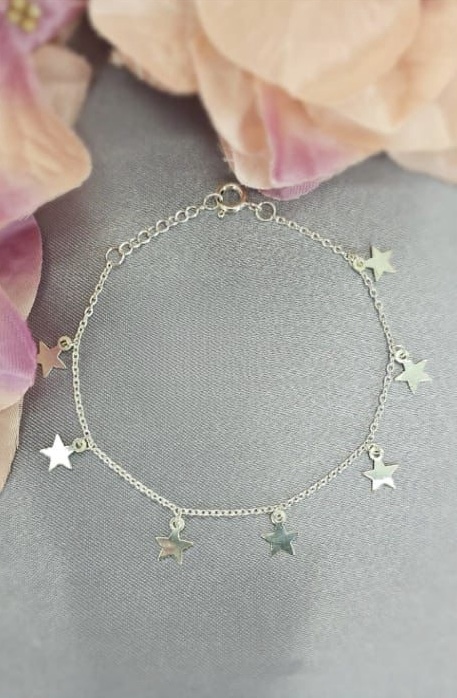 Dangling star bracelet