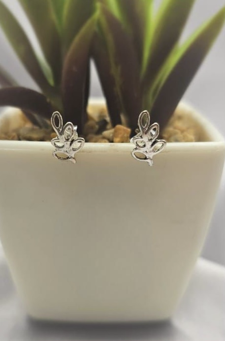 11x7 mm Open Leaves studs