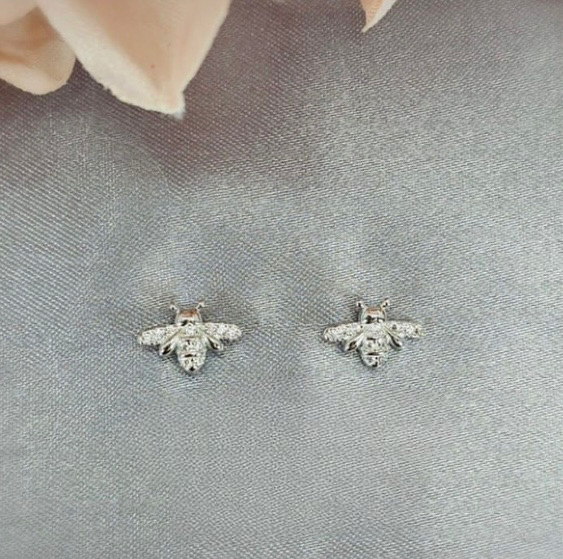 Beautiful bee studs eight cubic zirconia detail