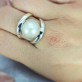Stunning White Mabe Pearl On Modern Setting - Terciany 