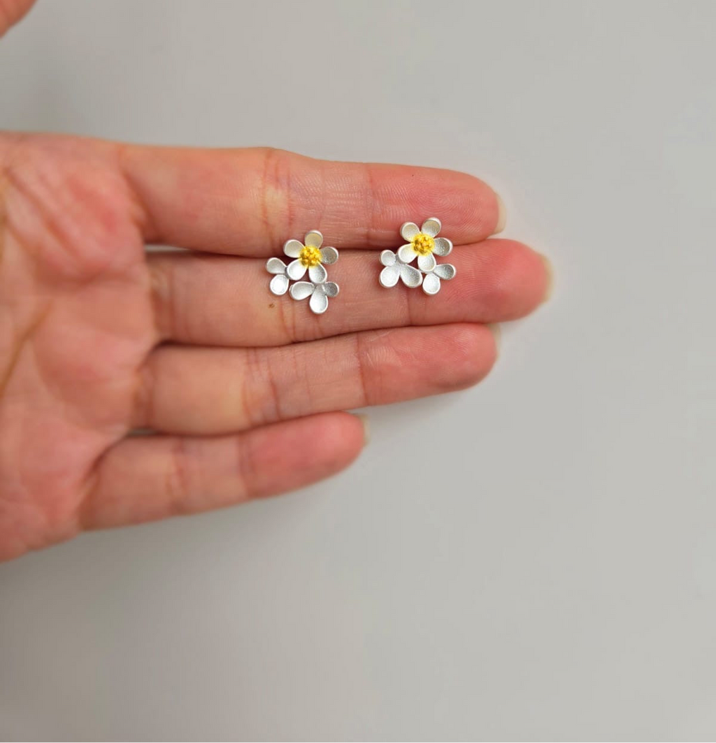12mm Three flower stud earrings