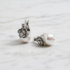Antique Looking Sterling Silver Earring With Flower Detail And Beautiful Freshwater Pearl - Terciany 
