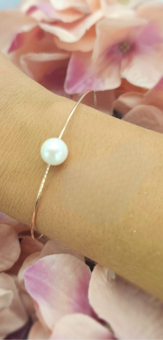 Rose gold bracelet with freshwater pearl