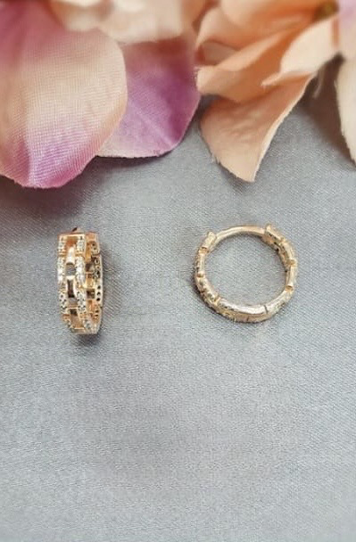 18mm Rosé Gold Huggy with cubic zirconia
