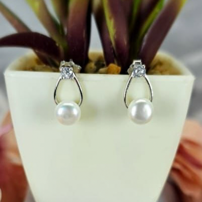 Pretty Modern Design With Freshwater Pearl And Cubic Zirconia Detail - Terciany 