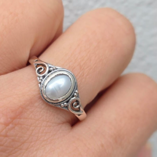 Sterling Silver Filigree Ring With Oval Freshwater Pearl - Terciany 