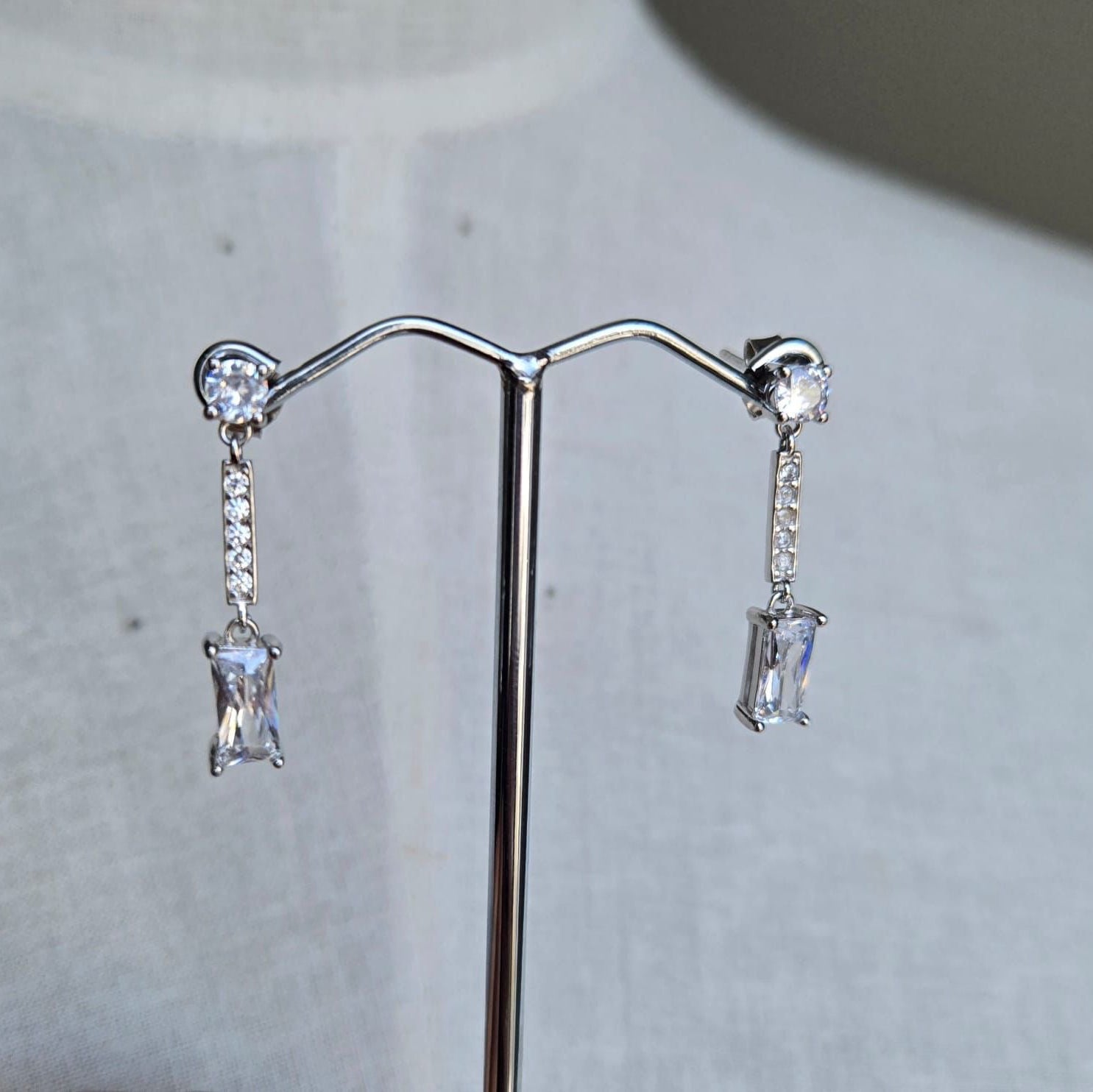 Beautyfull 26Mm Drops With Cubic Zirconia Pavé And Rectangular Stone