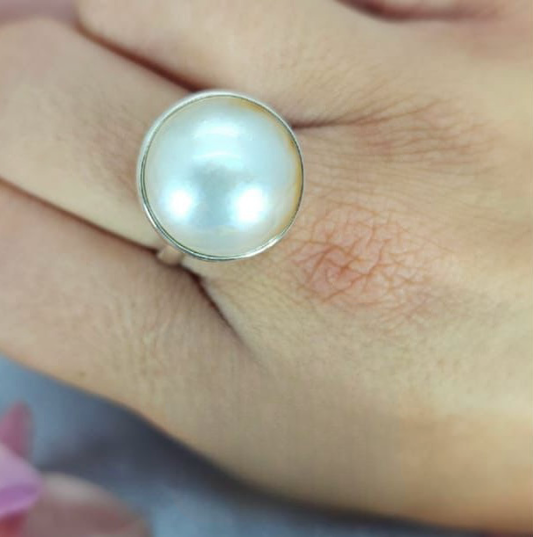 17mm White Mabe Pearl ring in Classic tube setting