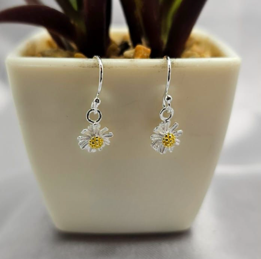 8mm Daisy drop earrings