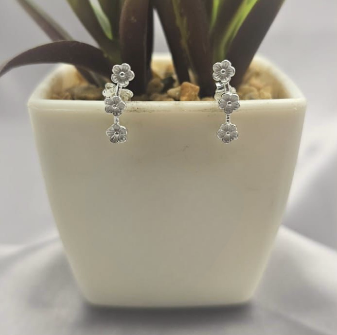 14x4 mm Three flower studs