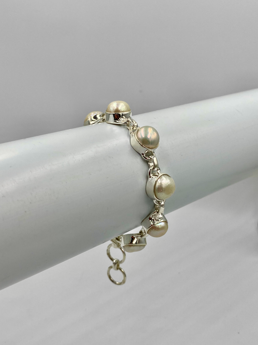 Stunning pearl bracelet