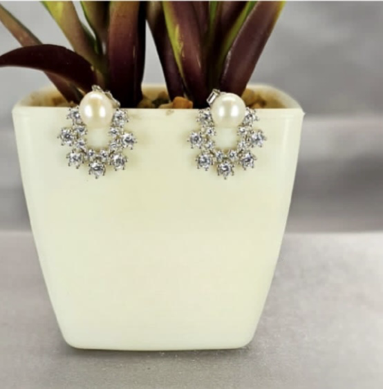 Lovely Cubic Zirconia Detailed Stud With Freshwater Pearl On Top - Terciany 